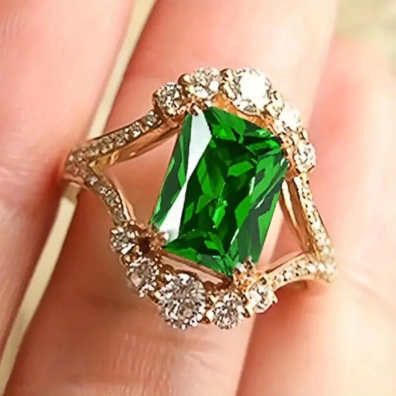Gold Emerald Halo Ring