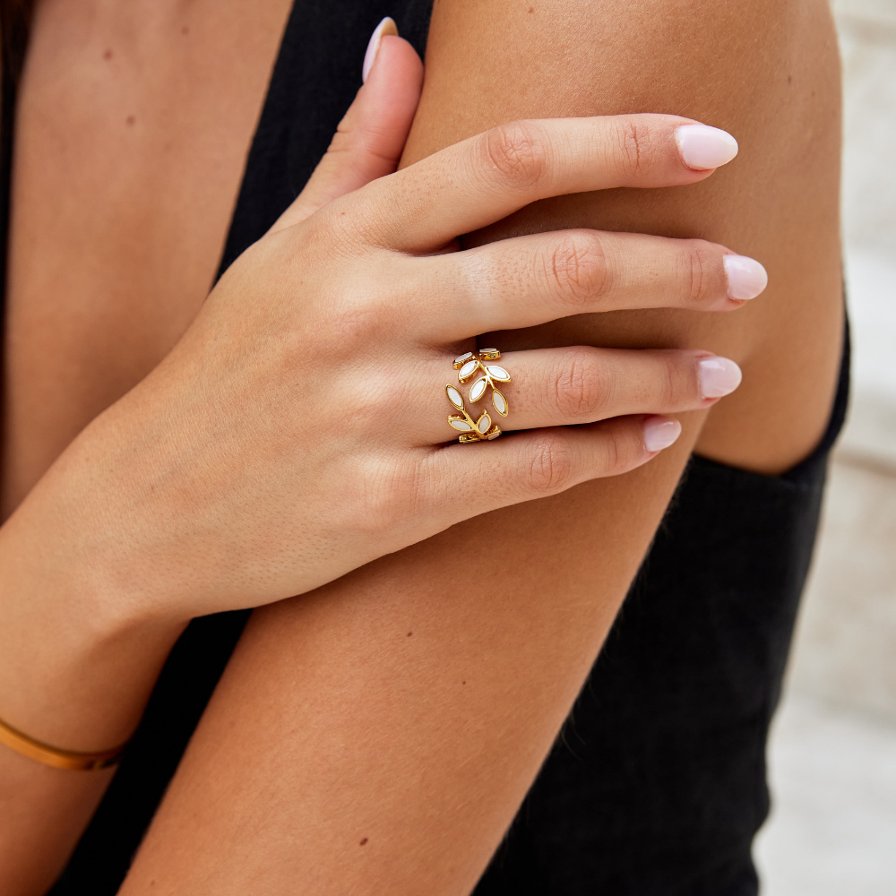 Gold Leaf Motif Ring